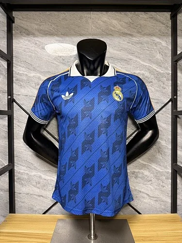 Camisolas de futebol do Real Madrid, Versão Especial de Jogador, 26-27