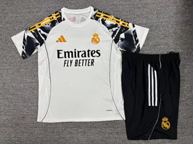 Imagem 2 do álbum Fato de treino de futebol para crianças do Real Madrid 26-27