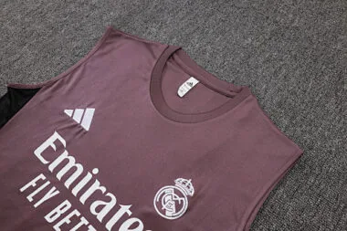 Imagem 3 do álbum Camisola de treino de futebol do Real Madrid 26-27