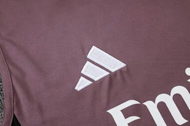 Imagem 6 do álbum Camisola de treino de futebol do Real Madrid 26-27