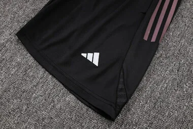 Imagem 16 do álbum Camisola de treino de futebol do Real Madrid 26-27