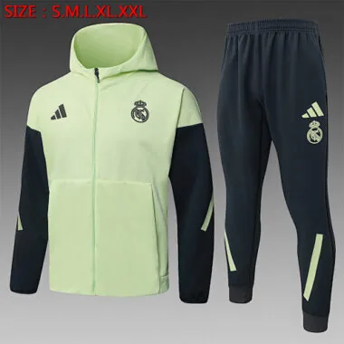 26-27 Casacos com capuz do Real Madrid