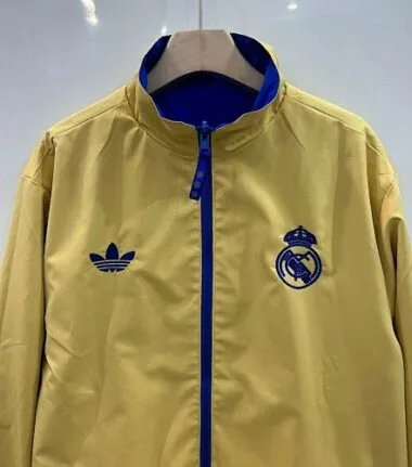 Imagem 4 do álbum Casacos-cortavento do Real Madrid 26-27