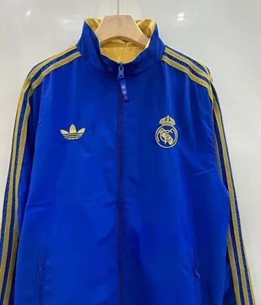 Imagem 9 do álbum Casacos-cortavento do Real Madrid 26-27