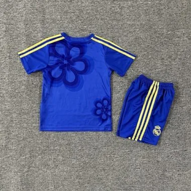 Imagem 2 do álbum 26-27 Real Madrid Special Kids Soccer Jerseys