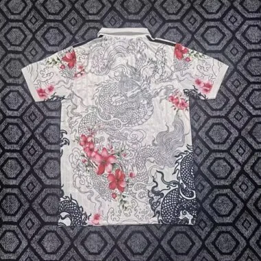 Image 3 de l’album Maillots de football « Polo » du Real Madrid 26-27