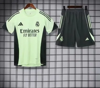 Imagem 3 do álbum Fato de treino de futebol do Real Madrid 25-26