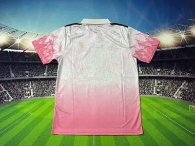 Image 2 de l’album Maillots de football spéciaux du Real Madrid n° 25-26