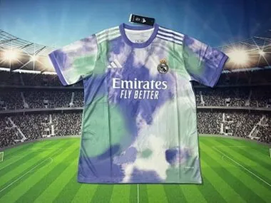 Maillots de football spéciaux du Real Madrid n° 25-26