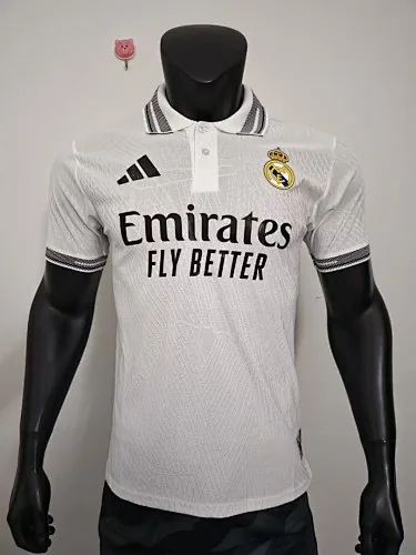 Maillots de football « Real Madrid Player Version » n° 25-26
