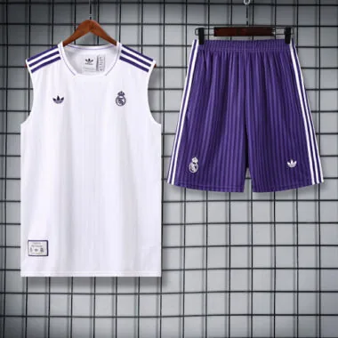 Imagem 3 do álbum Fato de treino de futebol do Real Madrid 25-26