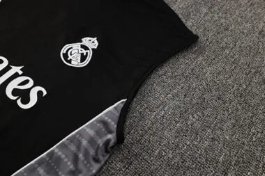 Afbeelding 4 van album 25-26 Real Madrid trainingsshirt