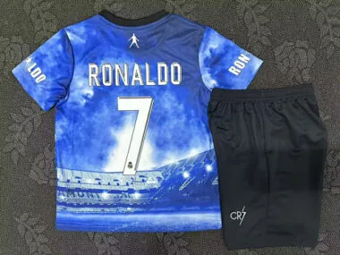 Image 2 de l’album Maillots de football pour enfants du Real Madrid n° 25-26