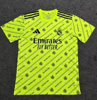 Maillots de football spéciaux du Real Madrid n° 25-26