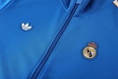 Afbeelding 6 van album 25-26 Real Madrid-jassen