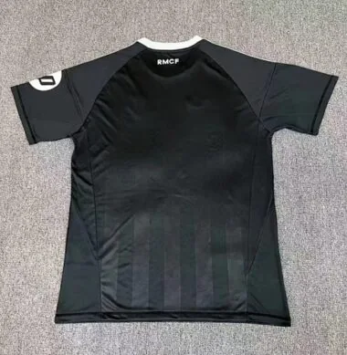 Image 2 de l’album Maillots de gardien de but du Real Madrid 25-26