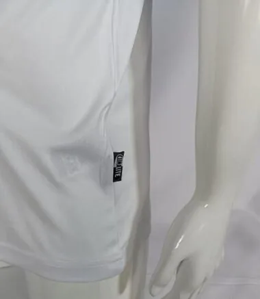 Immagine 3 dell’album 03/04 Maglie da calcio retrò da casa del Real Madrid