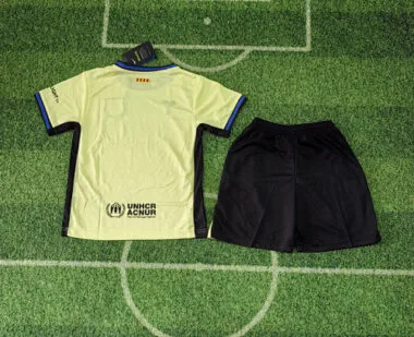 Imagem 2 do álbum 25-26 Camisolas de futebol especiais para crianças do Barc