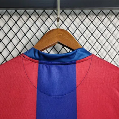 Image 10 de l’album Maillots de football du Barça 2007-2008
