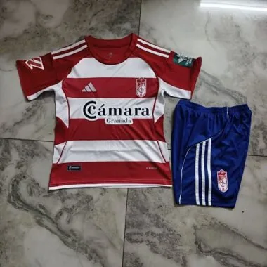 Maillots de foot pour enfants Granada Home, tailles 25-26