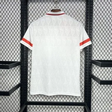 Image 2 de l’album Maillots de football rétro « domicile » du FC Séville, saison 93/94