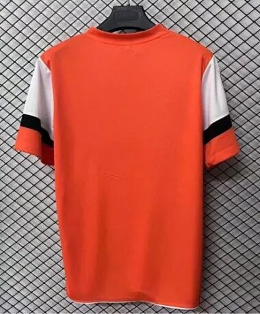 Afbeelding 2 van album Retro voetbalshirts van Málaga uit 2013 (derde tenue)