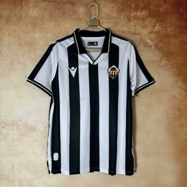 25–26 Levante-Heimtrikots Albumcover