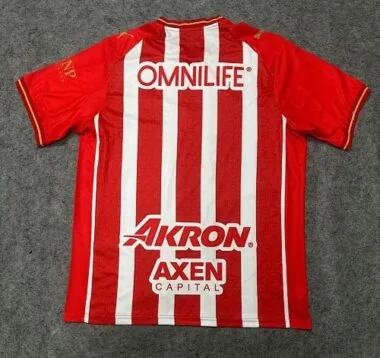 Imagem 2 do álbum 26-27 Camisolas de futebol do Chivas para jogos em casa