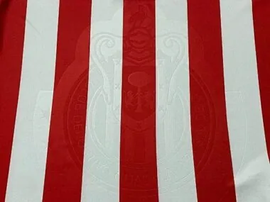 Image 2 de l’album 110th Chivas Home Retro Soccer Jerseys
