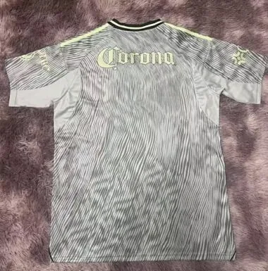 Image 2 de l’album Maillots de football de troisième ligne du Club América 25-26