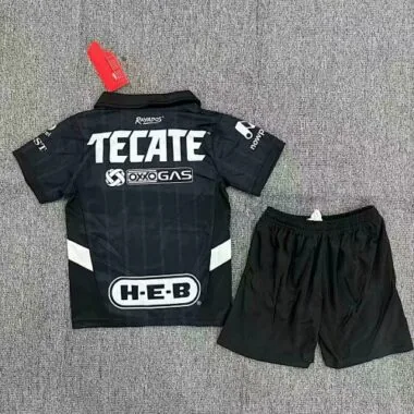Image 2 de l’album Maillots de foot pour enfants « 25-26 Monterrey » (à l’extérieur)
