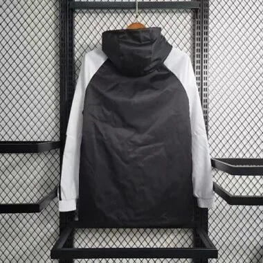 Imagen 2 del álbum Sudaderas y chaquetas cortavientos de Alemania 2023