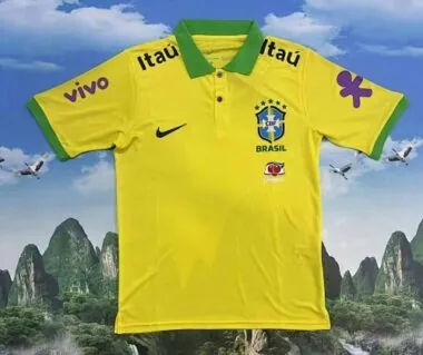 25-26 Camisolas da Seleção Brasileira de Futebol