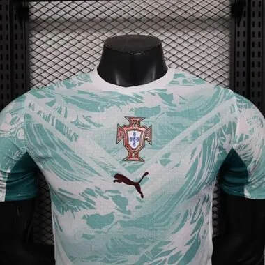 Afbeelding 2 van album 26-27 Portugal uitwedstrijd-voetbalshirts (spelersversie)