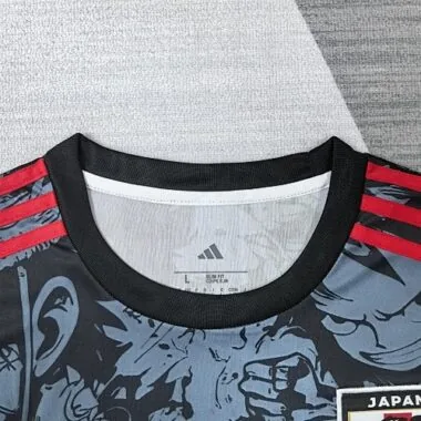 Image 3 de l’album Maillots de football spéciaux du Japon 2026