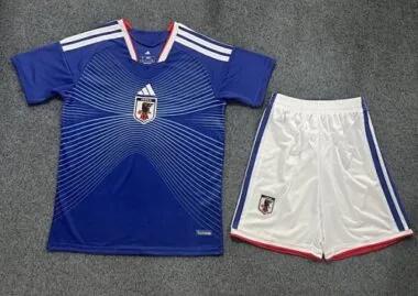 26-27 Maglie da calcio della nazionale giapponese