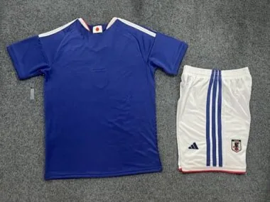 Immagine 2 dell’album 26-27 Maglie da calcio della nazionale giapponese