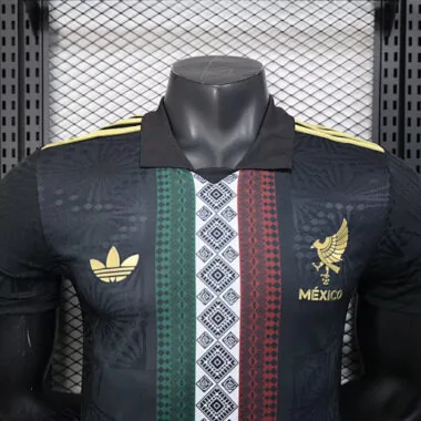 Afbeelding 3 van album 25-26 Mexico: voetbalshirts in speciale spelersuitvoering