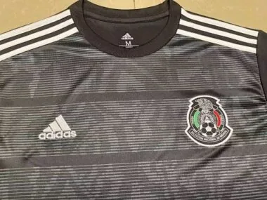 Imagem 3 do álbum 19 Mexico Retro Black Soccer Jerseys
