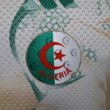 Imagem 5 do álbum Camisolas de futebol da seleção da Argélia de 2026 (versão para jogadores)