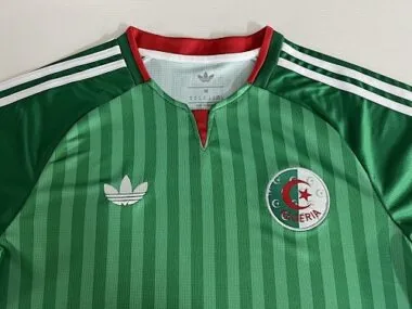 Afbeelding 3 van album Voetbalshirts voor uitwedstrijden van Algerije 2026