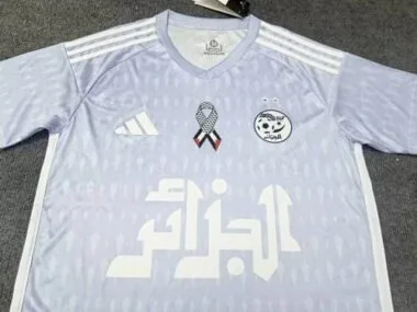 Afbeelding 2 van album Speciale voetbalshirts van Algerije 2025