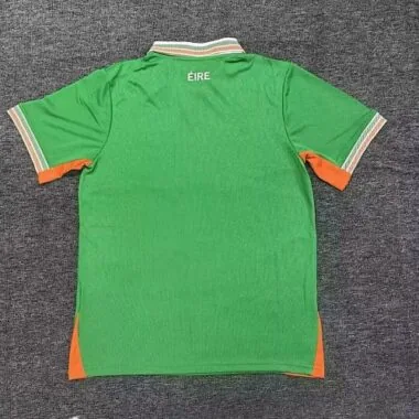 Afbeelding 2 van album Voetbalshirts voor de uitwedstrijden van Ierland in 2025
