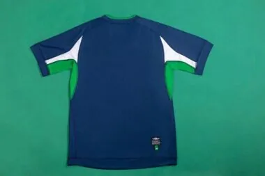 Imagem 2 do álbum 2002 Ireland Retro Training Soccer Jerseys
