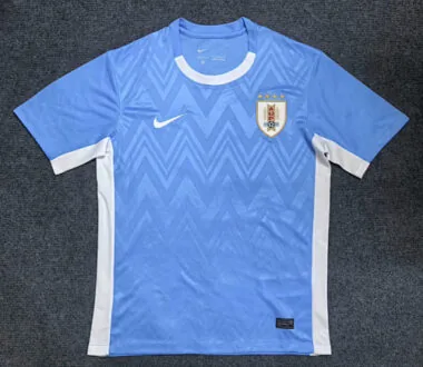 25-26 Uruguay voetbalshirts voor thuiswedstrijden