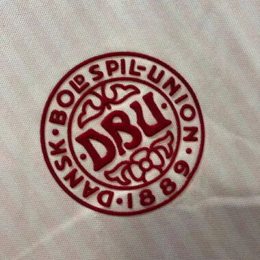 Image 3 de l’album 1986 Denmark Away Retro Soccer Jerseys