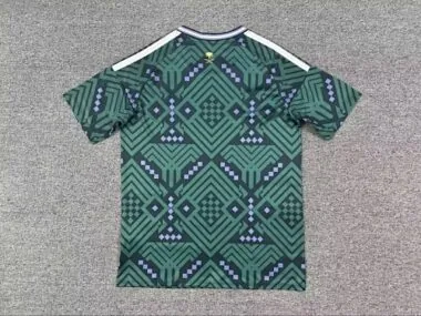 Imagen 2 del álbum Camisetas de fútbol de Arabia Saudí para los partidos en casa, 26-27