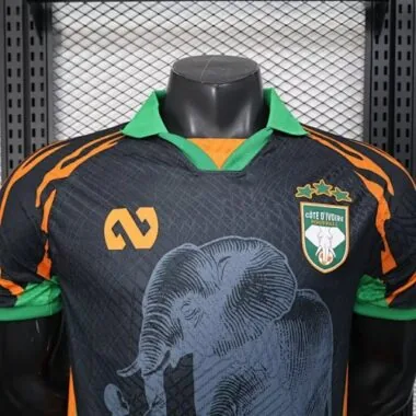 Imagem 5 do álbum Camisolas de futebol da seleção da Costa do Marfim, versões dos jogadores, n.ºs 25 e 26