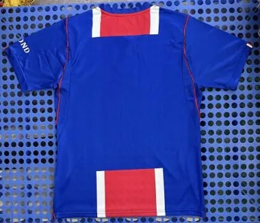 Image 2 de l’album Maillots de football domicile du Paris 26-27