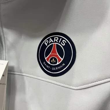 25-26 Paris Jackets Albumbild 2
